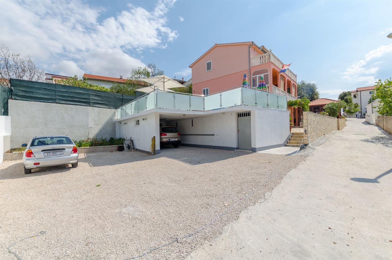 Apartments Ljubica ロゴズニッツァ エクステリア 写真